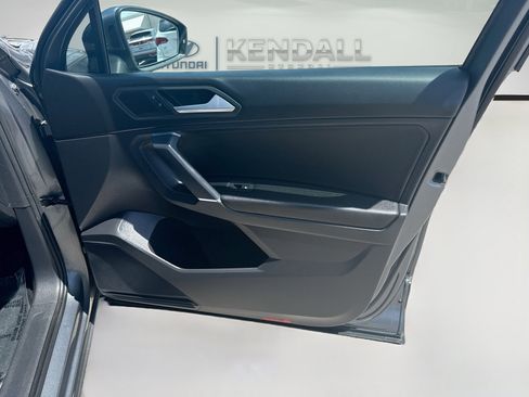 Used 2020 Volkswagen Tiguan SE w/ Panoramic Sunroof Package FWD image 31