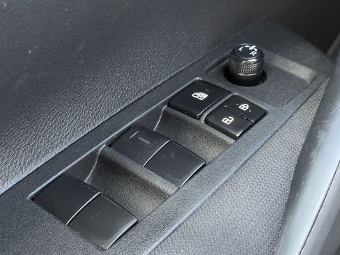 Used 2022 Toyota Corolla LE FWD image 19