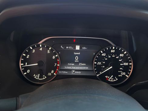 Used 2021 Nissan Titan SV w/ SV Convenience Package RWD image 10