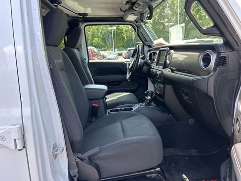 Used 2021 Jeep Gladiator Overland AWD/4WD image 17