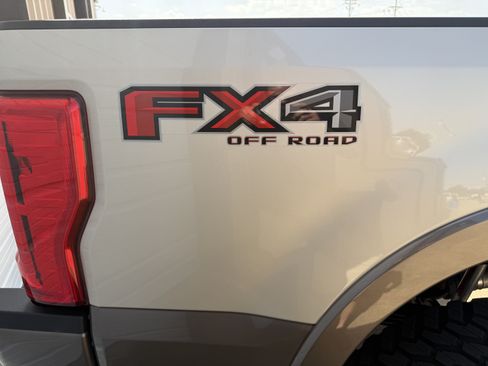 Used 2018 Ford F250 King Ranch w/ FX4 Off-Road Package AWD/4WD image 37