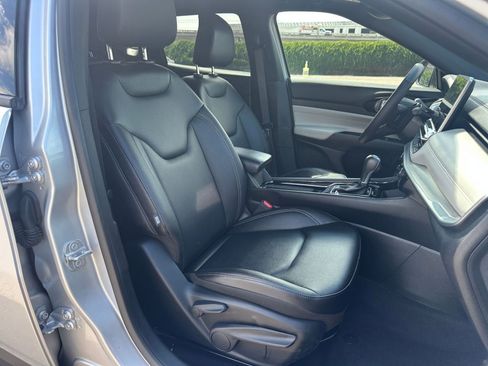 Used 2025 Jeep Compass Limited image 36