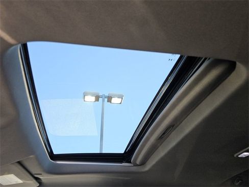 Used 2024 GMC Sierra 1500 Denali image 14