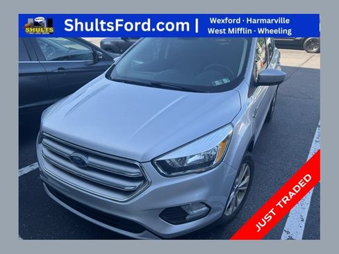 Used 2017 Ford Escape SE w/ SE Cold Weather Package AWD/4WD image 1