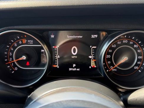 Used 2022 Jeep Gladiator Overland image 20
