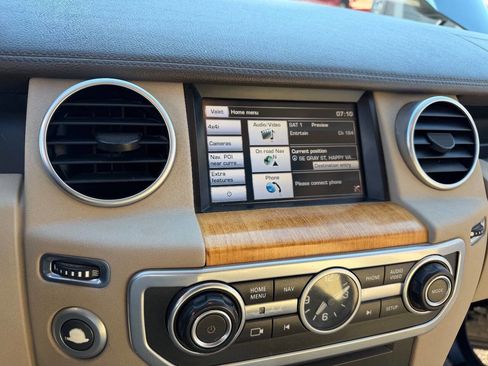 Used 2015 Land Rover LR4 HSE image 28