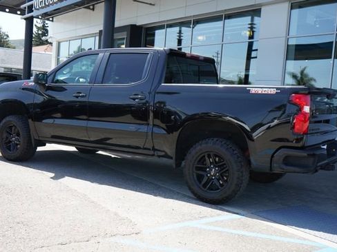 Used 2020 Chevrolet Silverado 1500 LT Trail Boss w/ Midnight Edition AWD/4WD image 6