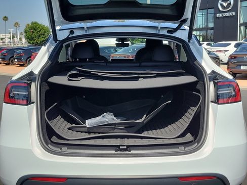 Used 2024 Tesla Model Y Long Range AWD/4WD image 22