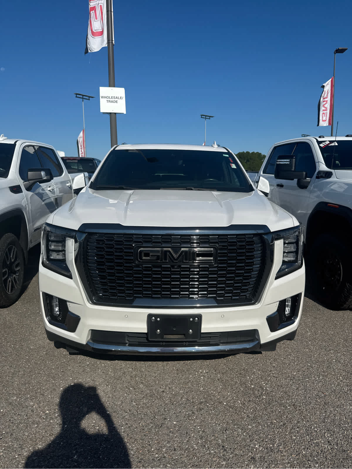 Used 2023 GMC Yukon XL Denali Ultimate AWD/4WD image 2