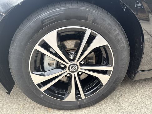 Used 2022 Nissan Sentra SV image 11