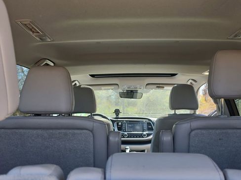 Used 2017 Toyota Highlander Limited w/ Protection Package #3 image 12