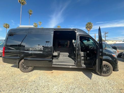Used 2024 Mercedes-Benz Sprinter 2500 image 5