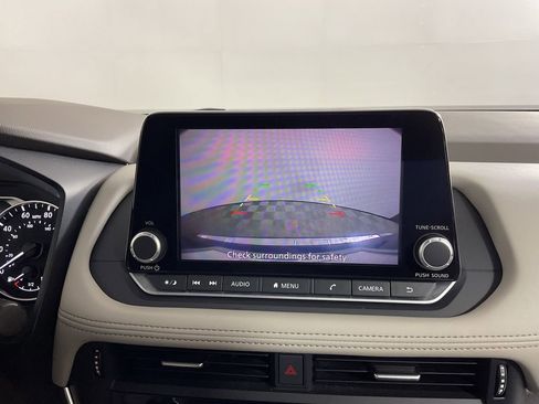 Used 2023 Nissan Rogue SV image 27