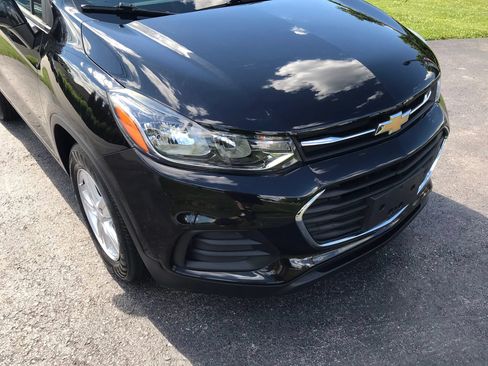 Used 2020 Chevrolet Trax LS FWD image 47