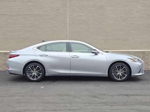 Used 2022 Lexus ES 350 w/ Premium Package image 7