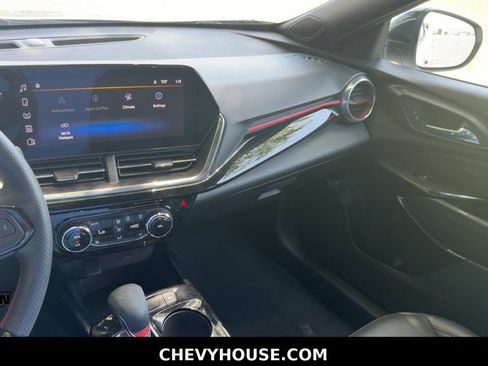 Used 2025 Chevrolet Trax RS w/ Driver Confidence Package FWD image 20
