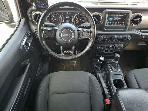 Used 2019 Jeep Wrangler Unlimited Sport S AWD/4WD image 2