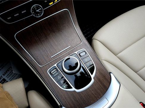 Used 2019 Mercedes-Benz C 300 4MATIC Sedan image 21