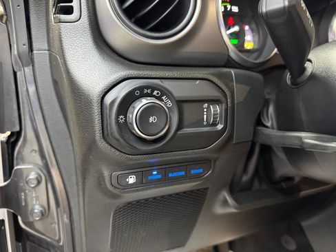 Used 2023 Jeep Wrangler Unlimited w/ Cold Weather Group AWD/4WD image 22