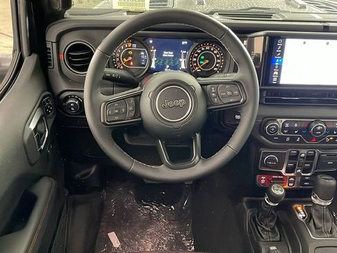 New 2025 Jeep Gladiator Rubicon image 15