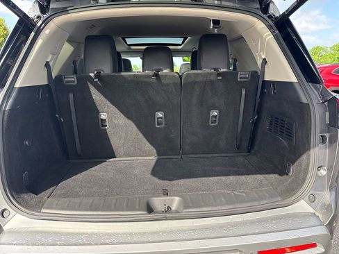 Used 2024 Nissan Pathfinder SL w/ SL Premium Package image 27