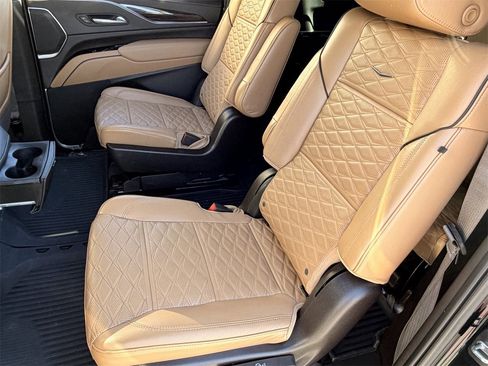 Certified 2022 Cadillac Escalade ESV Sport w/ Touring Package image 17