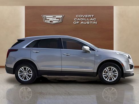 Used 2025 Cadillac XT5 Luxury w/ LPO, Floor Liner Package FWD image 5