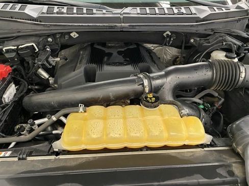 Used 2018 Ford F150 Lariat w/ Max Trailer Tow Package image 27