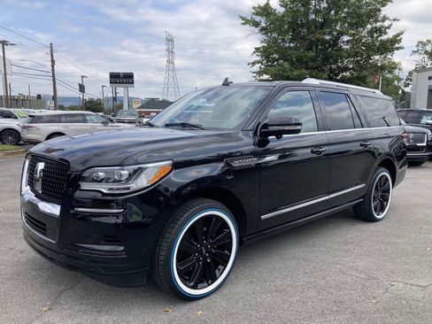 Used 2024 Lincoln Navigator L Reserve image 9
