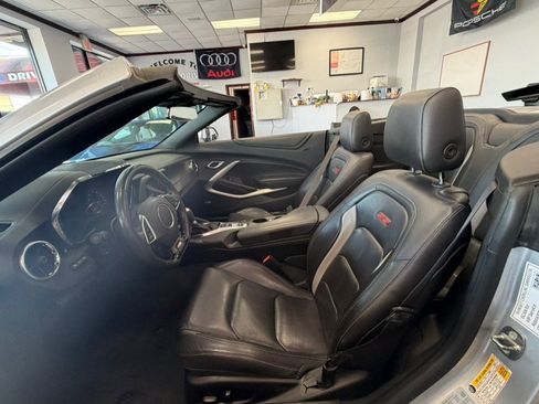 Used 2018 Chevrolet Camaro SS RWD image 19