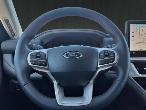 New 2026 Ford Explorer Active RWD image 26