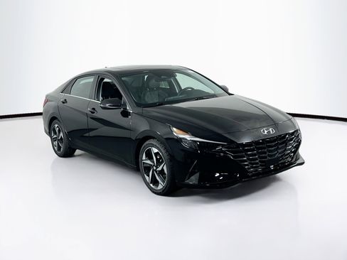 Used 2023 Hyundai Elantra Limited image 3