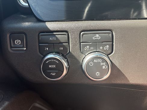 Used 2024 GMC Sierra 1500 SLE image 22