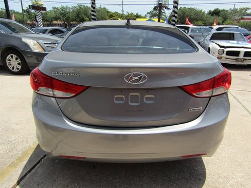 Used 2012 Hyundai Elantra GLS FWD image 3