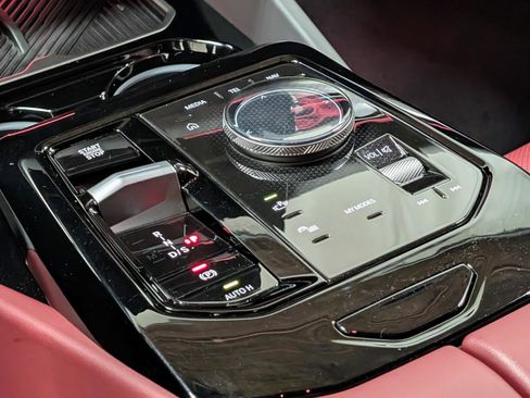 Used 2025 BMW 530i 530i w/ M Sport Package image 24