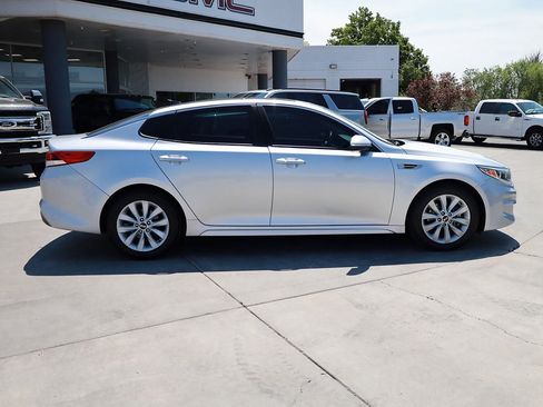 Used 2016 Kia Optima EX w/ Premium Package image 7