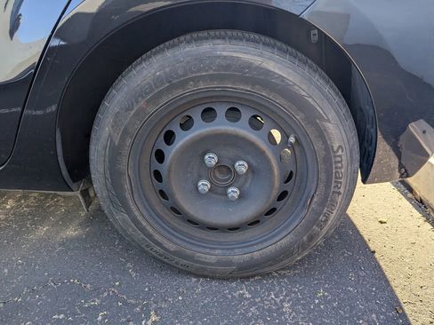 Used 2016 Toyota Prius C Persona Series image 7