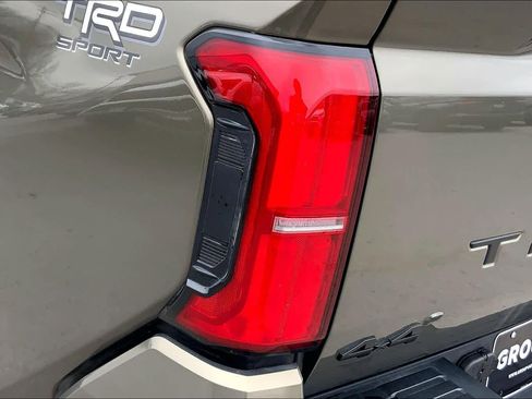 Used 2025 Toyota Tacoma TRD Sport image 28