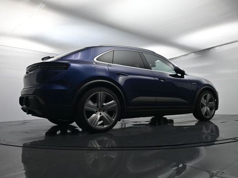 Used 2024 Porsche Macan 4 Electric image 46