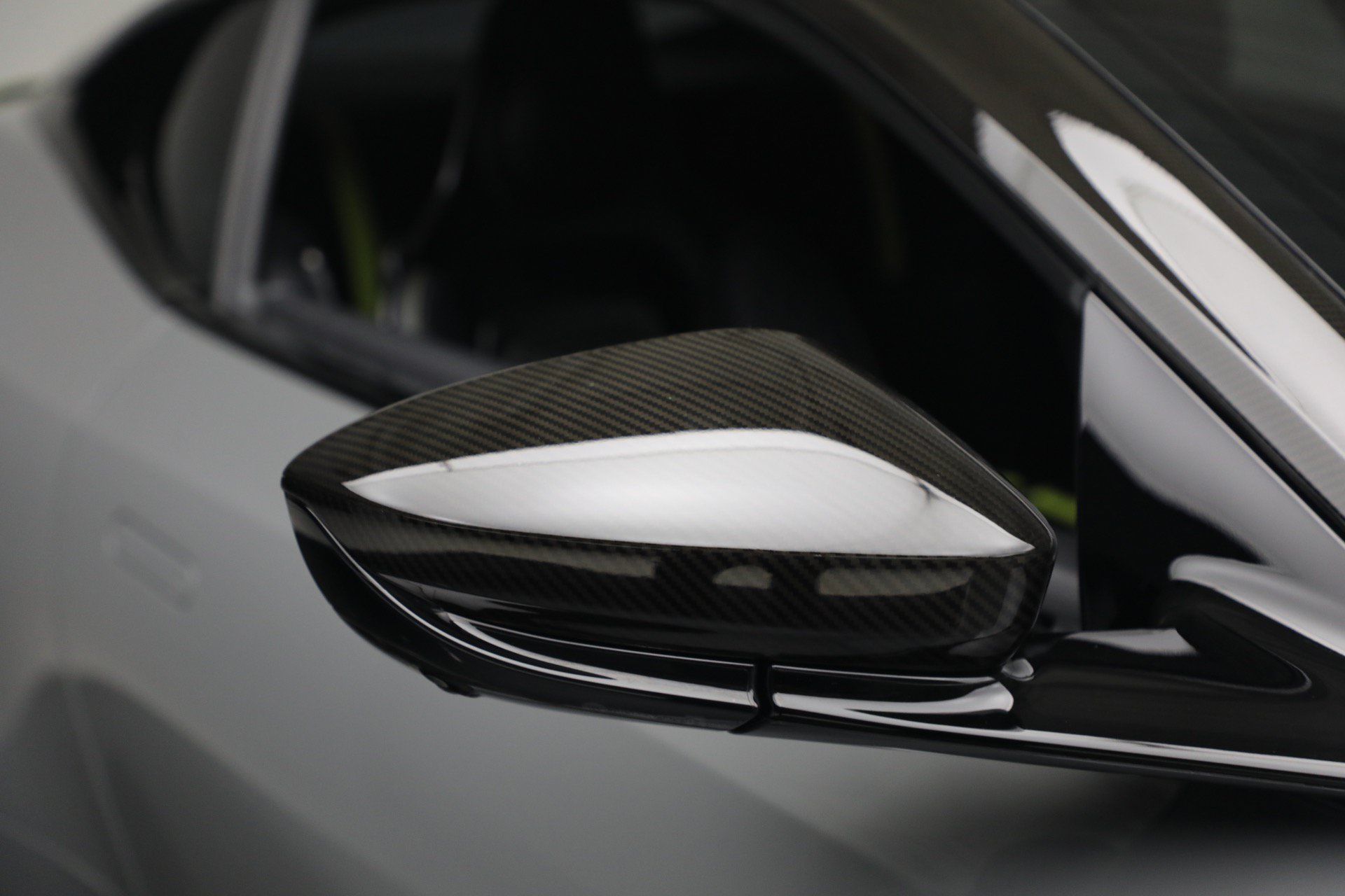 Used 2023 Aston Martin DBS Coupe RWD image 34