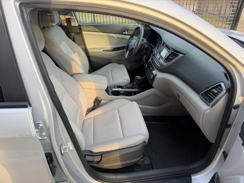 Used 2017 Hyundai Tucson SE image 17