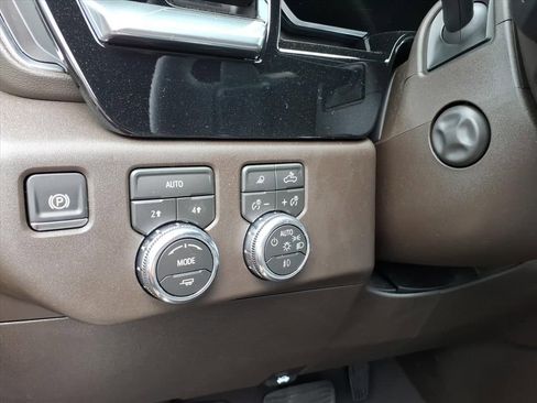 New 2026 GMC Sierra 1500 SLT w/ SLT Premium Plus Package AWD/4WD image 16