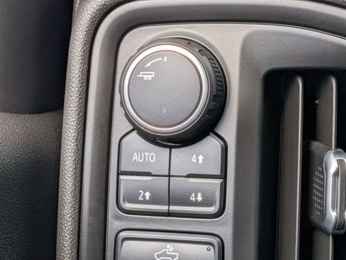 Used 2019 Chevrolet Silverado 1500 Custom Trail Boss w/ Custom Convenience Package AWD/4WD image 25