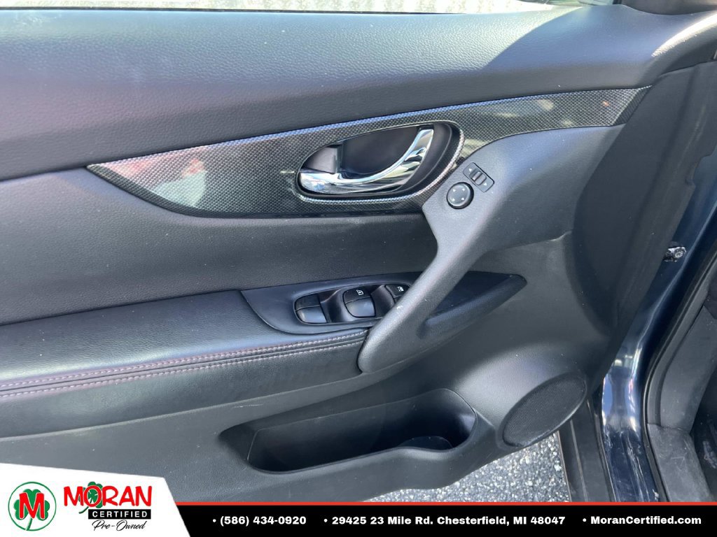 Used 2015 Nissan Rogue SL AWD/4WD image 13