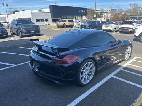 Used 2016 Porsche Cayman GT4 image 3