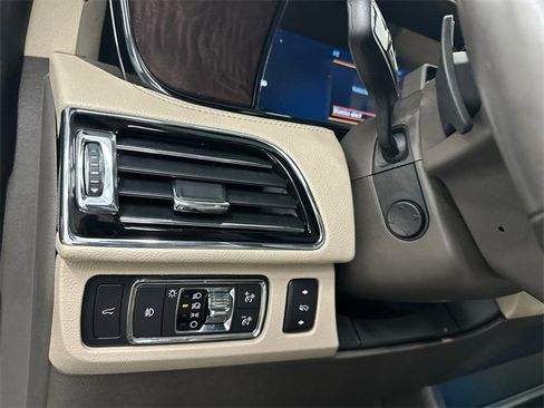 Used 2022 Lincoln Navigator Reserve image 38