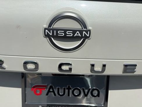 Used 2023 Nissan Rogue SV AWD/4WD image 13