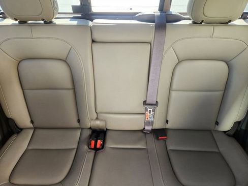 Used 2019 GMC Canyon SLT w/ Driver Alert Package image 17