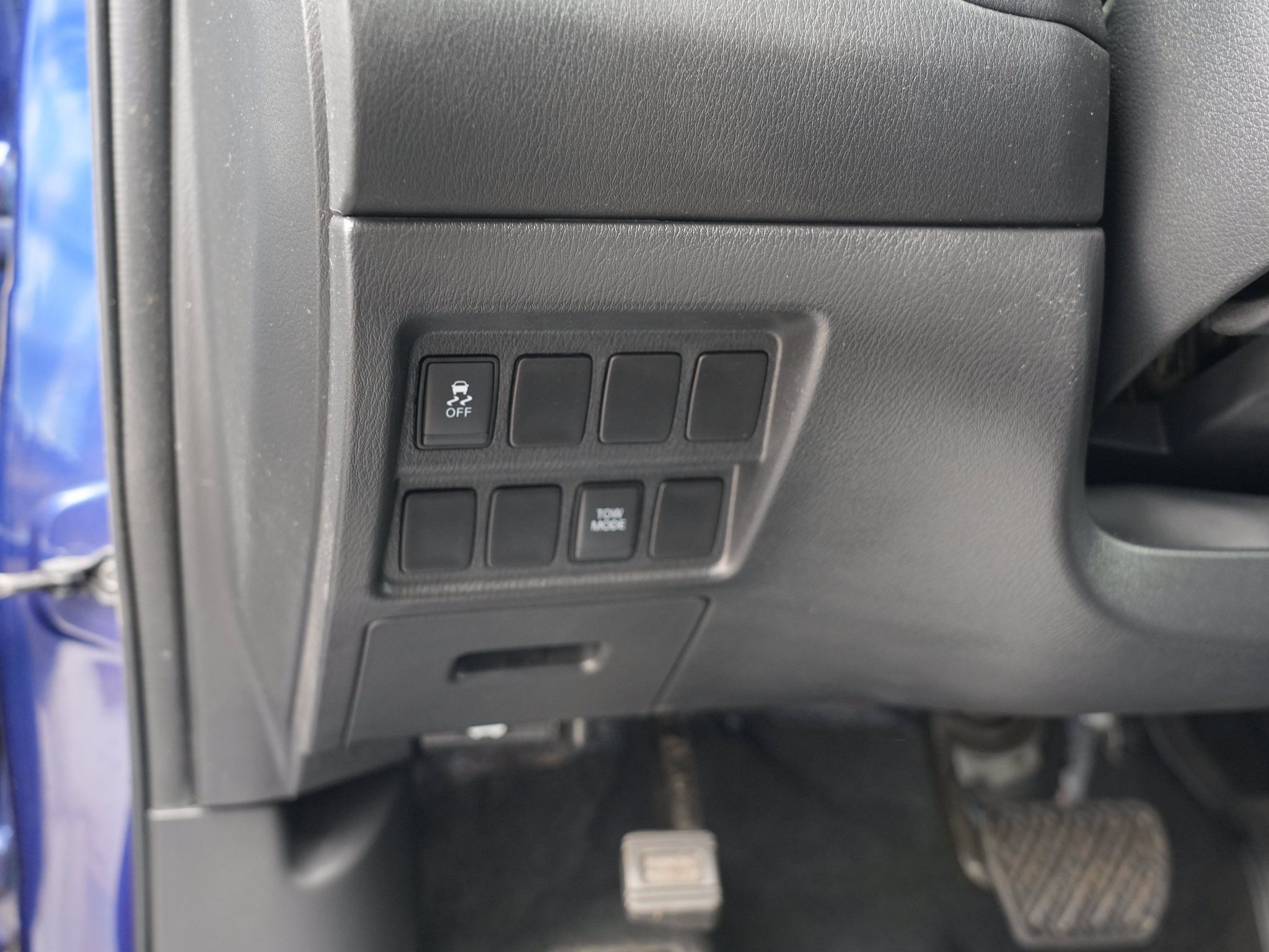 Used 2020 Nissan Pathfinder S AWD/4WD image 18