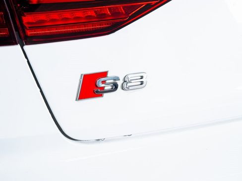 Used 2023 Audi S8 image 25